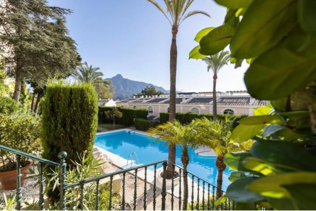 Appartamento Aloha Gardens In Puerto Banus Marbella Esterno foto