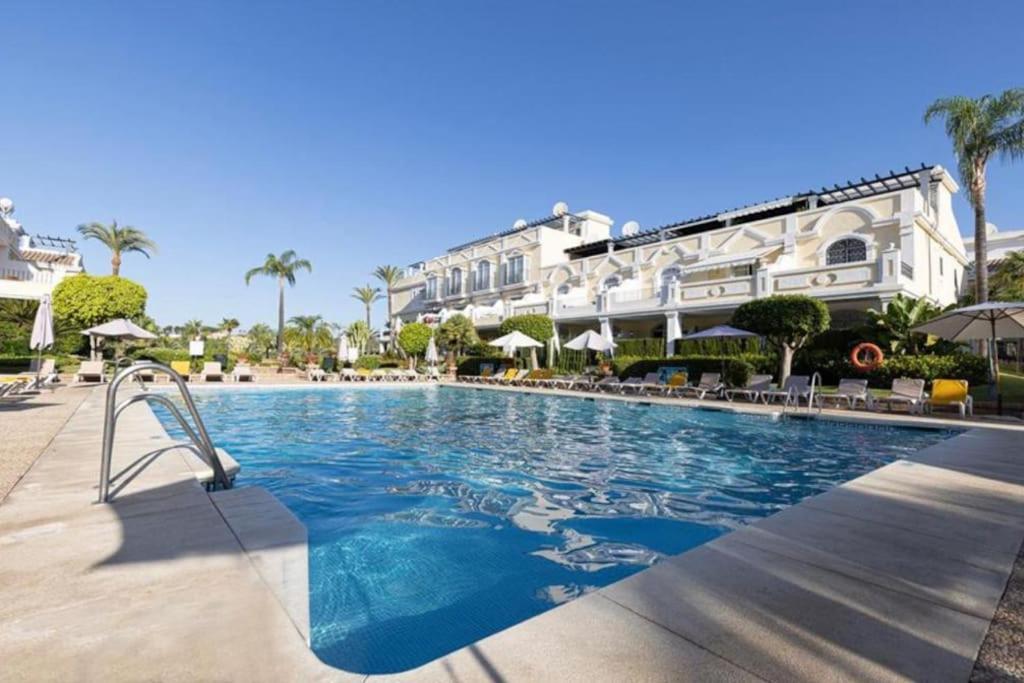 Appartamento Aloha Gardens In Puerto Banus Marbella Esterno foto