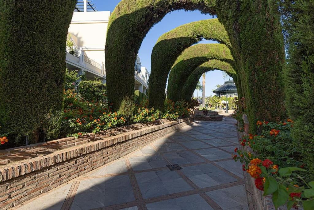 Appartamento Aloha Gardens In Puerto Banus Marbella Esterno foto